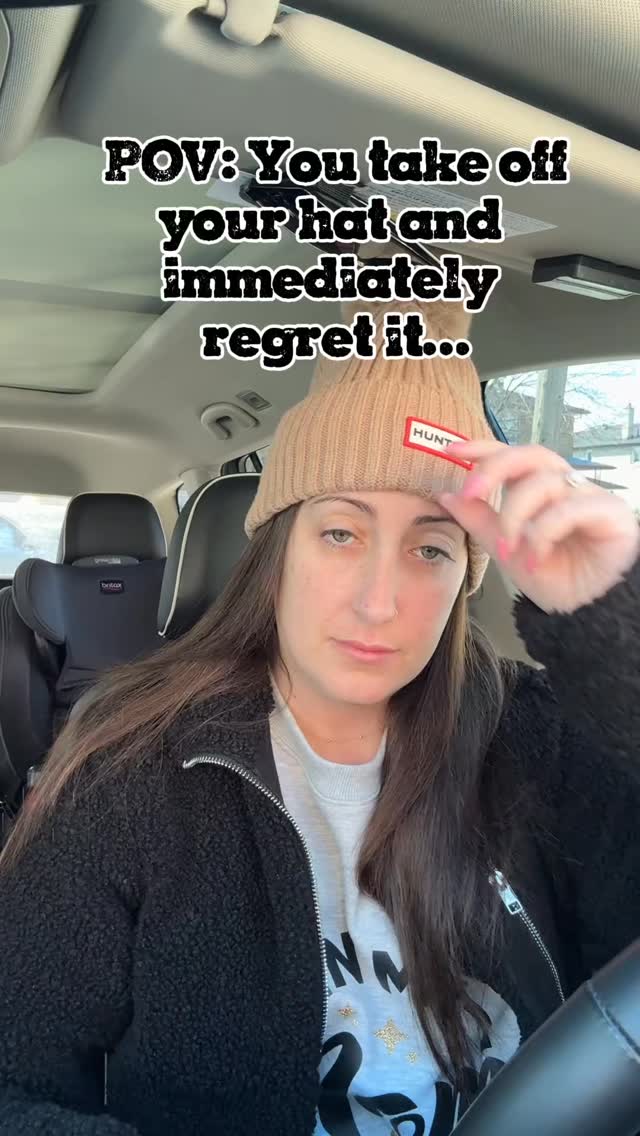 My permanent new brush in my purse! No mess. No white flakes. 
Just sleek, clean hair! 

@modubom_gl