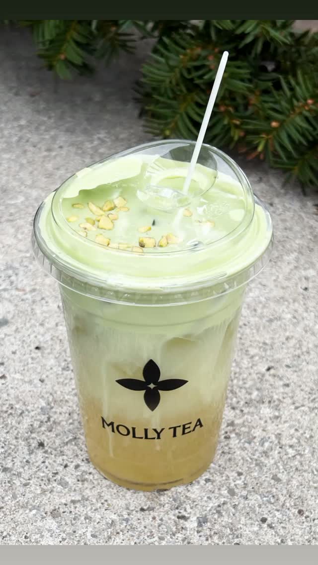 Molly Tea's Pistachio Jasmine Coconut being absolu